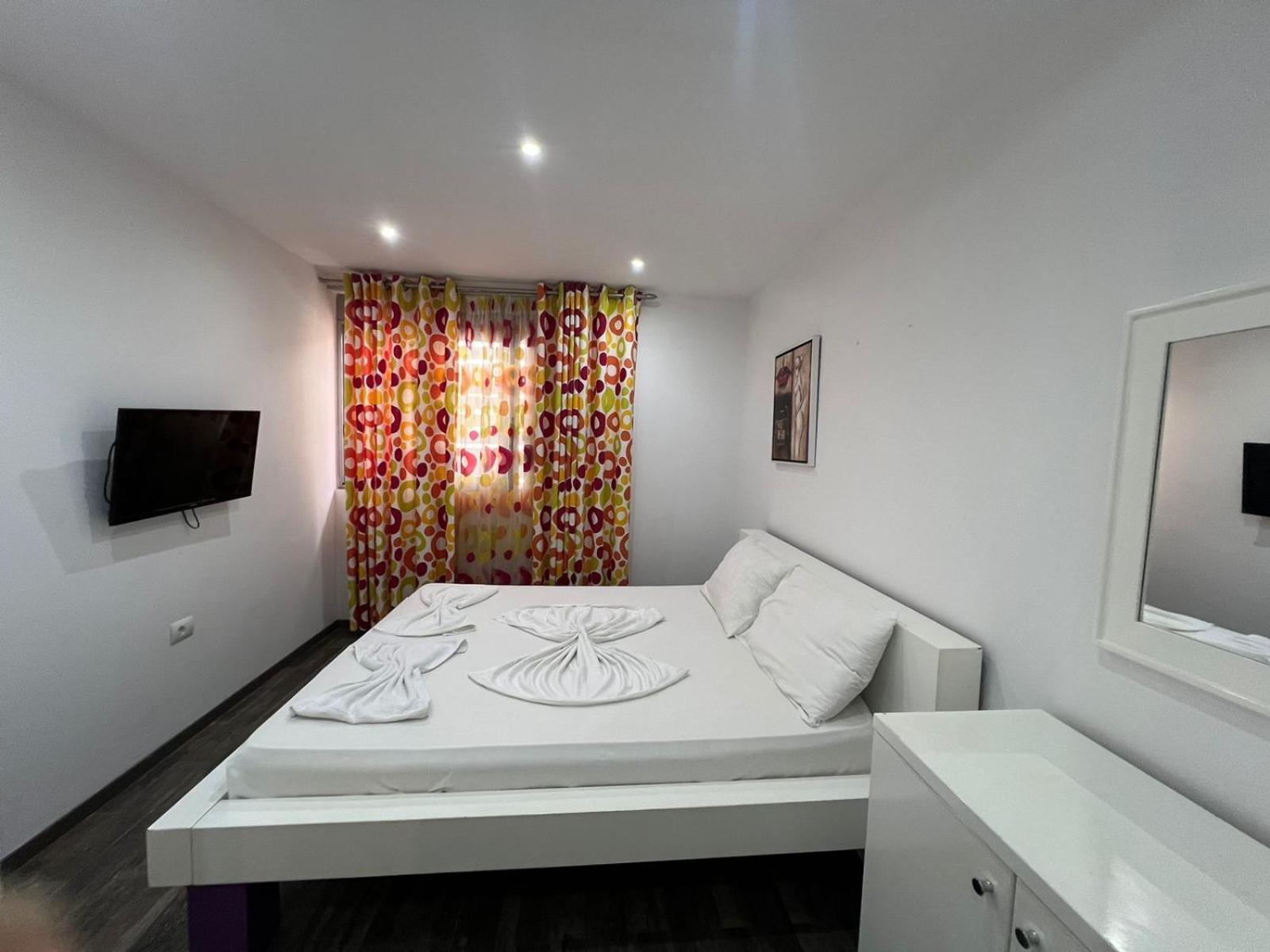 La Luna Hotel Ksamil Ngoại thất bức ảnh